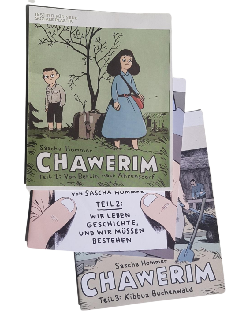 Zwei junge Menschen stehen mit einem Koffer auf dem Land.