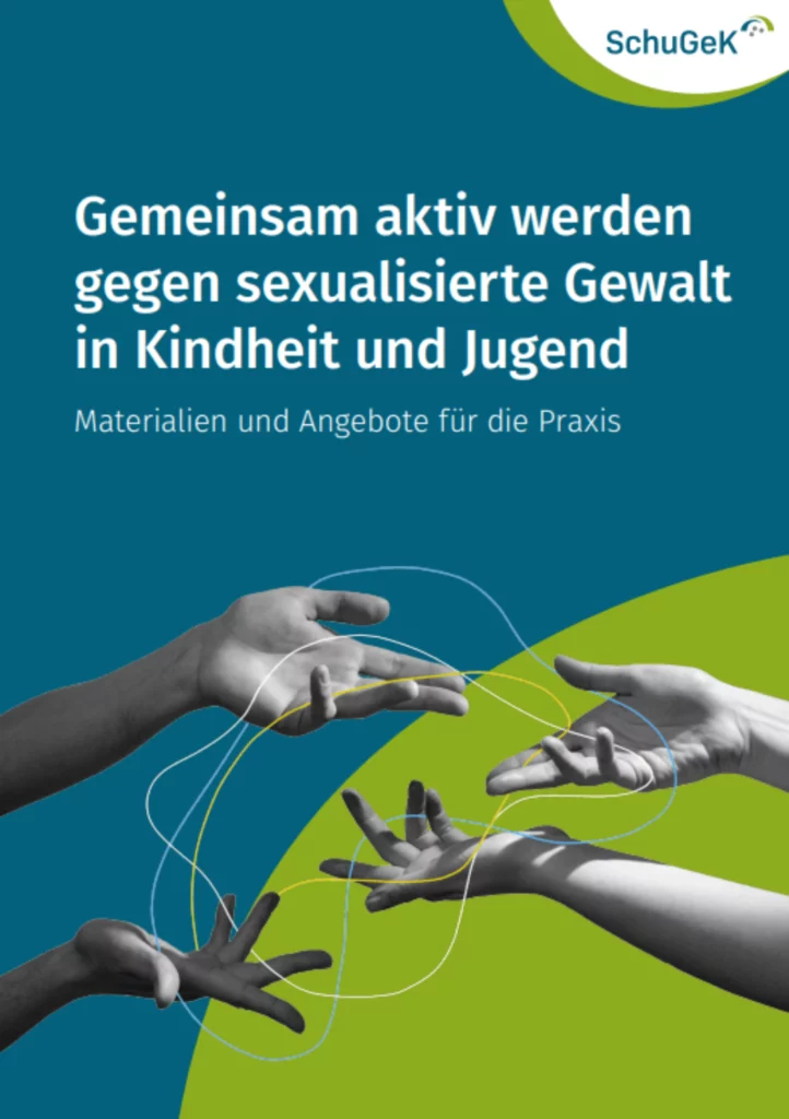 Große und kleine Hände halten gemeinsam verschiedenfarbige Fäden.