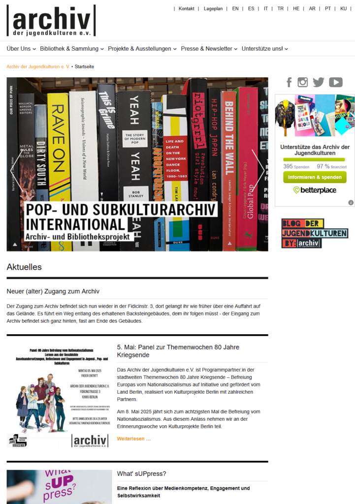 Screenshot mit einer Buchreihe mit Titeln für junge Menschen und Veranstaltungen