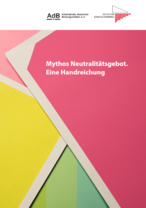 Ein Deckblatt mit bunt aufeinanderliegenden Dreiecken, Titel und Logos.