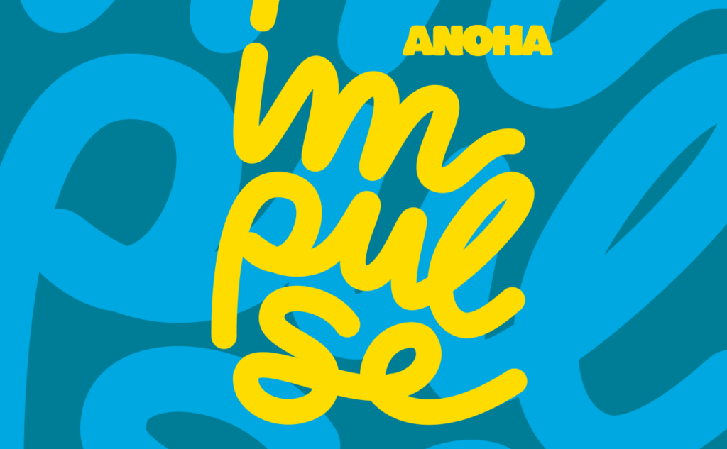 Ein blauer Hintergrund auf dem mit Schreibschrift Anoha Impulse steht.