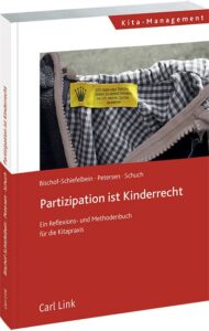 Eine Jacke mit dem Hinweis, dass Kinder selbst entscheiden, wann sie Jacken anziehen.