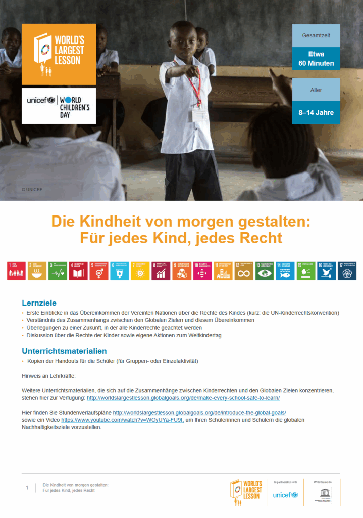 Ein Kind in einer Schulklasse zeigt auf ein Kind, das sich meldet.