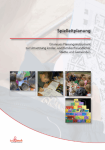 Junge Menschen, die Entwürfe für die Gestaltung ihres Ortes anfertigen.