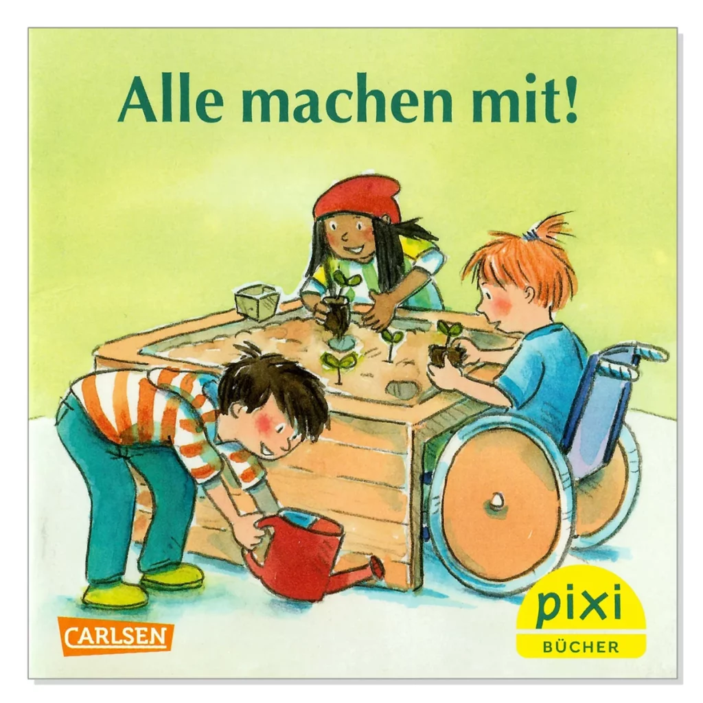 Kinder kümmern sich auf dem Kita-Hof gemeinsam um ein Hochbeet.