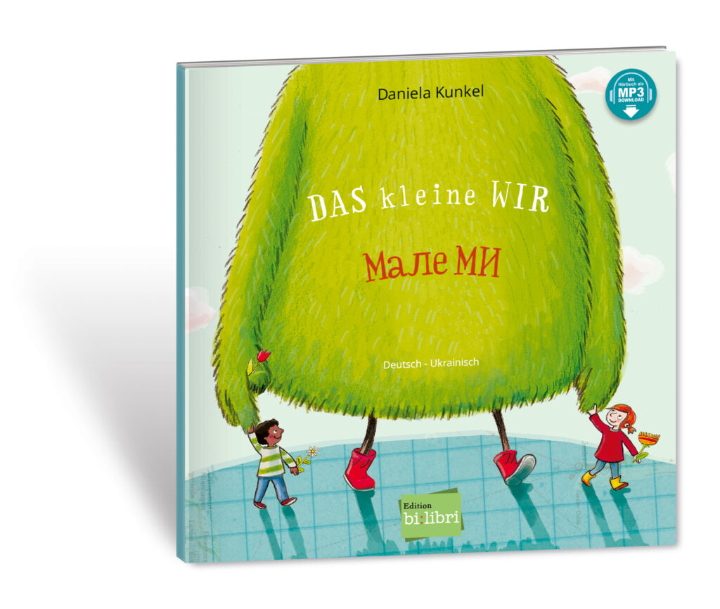 Die Freunde Ben und Emma halten ihr gemeinsames kleines WIR an den Händen.