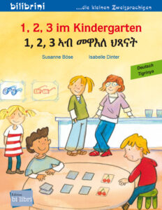 Kinder spielen im Kindergarten.